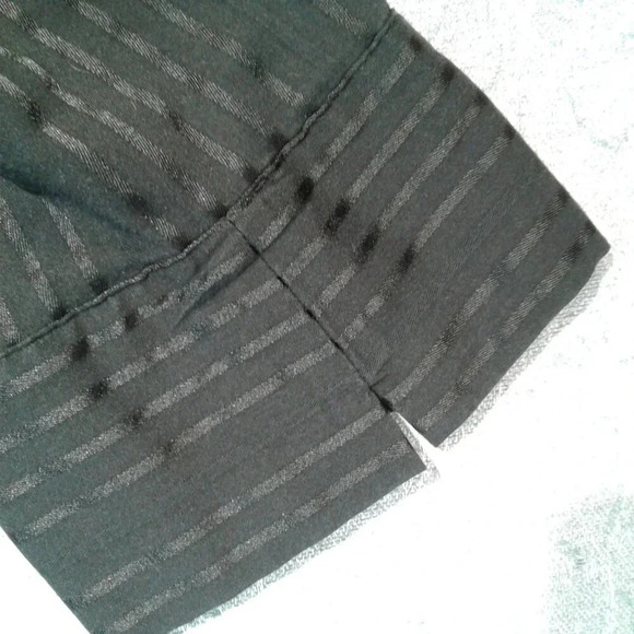 Women's Black Short Sleeve Pleated Blouse with Shiny Buttons Size M - Picture 8 of 15